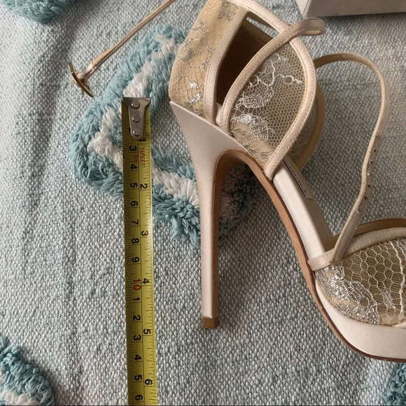 Jimmy Choo Ivory Lace Fayme Wedding Heel 38 - Picture 5 of 11